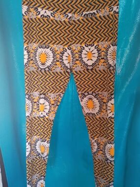 LuLaRoe Yellow, Gray & White Geometric Sunburst Leggings